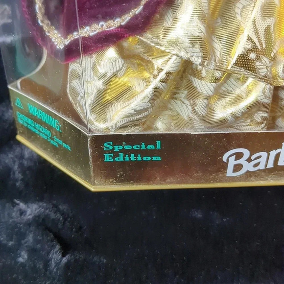 Barbie '1996' Holiday Special Edition. New in Box. - Picture 4 of 11